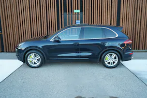 PORSCHE CAYENNE S E-HYBRID l 416 PS