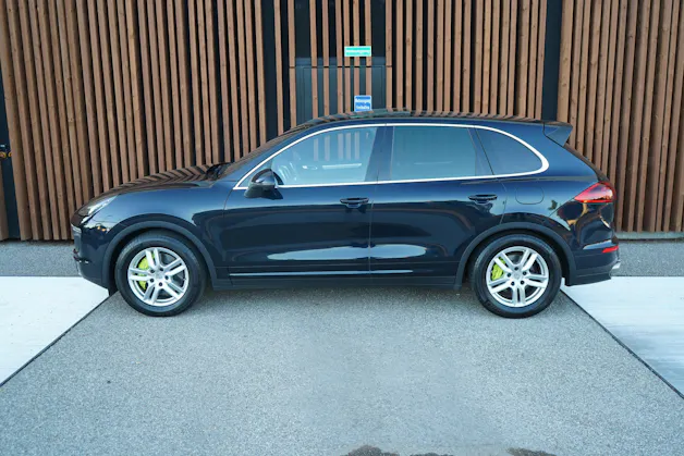PORSCHE CAYENNE S E-HYBRID l 416 PS