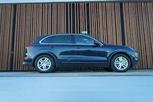 PORSCHE CAYENNE S E-HYBRID l 416 PS
