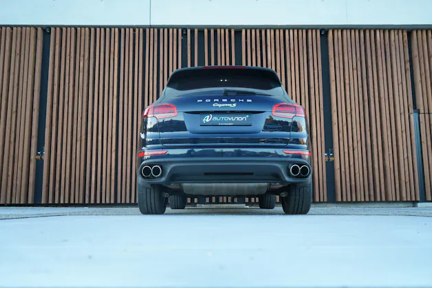 PORSCHE CAYENNE S E-HYBRID l 416 PS