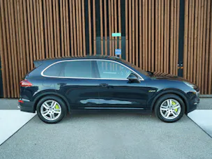 PORSCHE CAYENNE S E-HYBRID l 416 PS