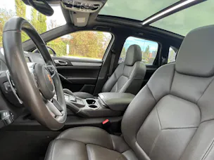 PORSCHE CAYENNE S E-HYBRID l 416 PS