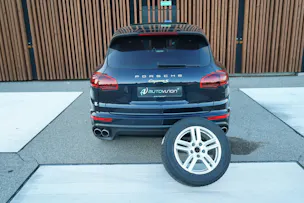 PORSCHE CAYENNE S E-HYBRID l 416 PS