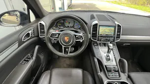 PORSCHE CAYENNE S E-HYBRID l 416 PS