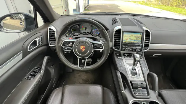 PORSCHE CAYENNE S E-HYBRID l 416 PS