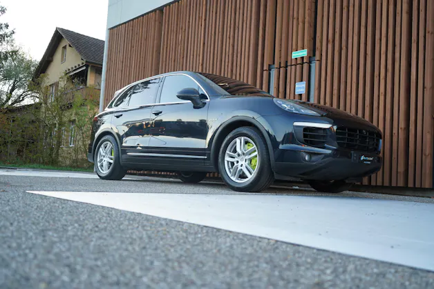 PORSCHE CAYENNE S E-HYBRID l 416 PS