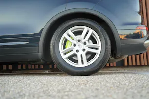 PORSCHE CAYENNE S E-HYBRID l 416 PS