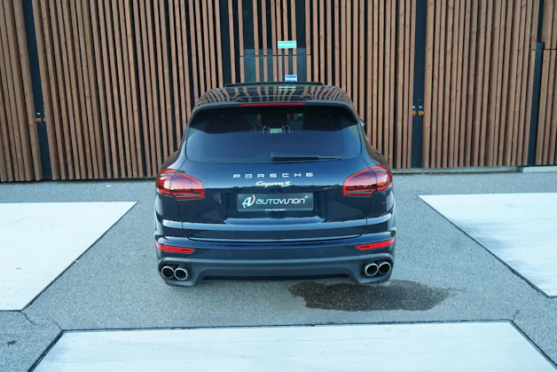 PORSCHE CAYENNE S E-HYBRID l 416 PS