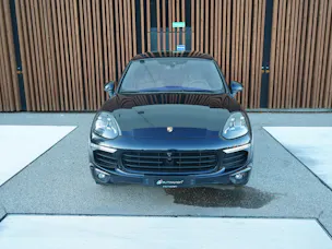 PORSCHE CAYENNE S E-HYBRID l 416 PS