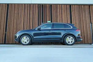 PORSCHE CAYENNE S E-HYBRID l 416 PS