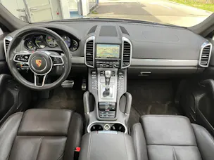 PORSCHE CAYENNE S E-HYBRID l 416 PS