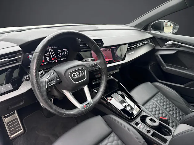 AUDI RS3 Limousine 2.5 TFSI quattro S-Tronic