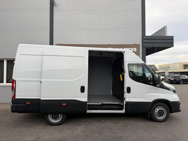 IVECO 35 S 16B A8 V 3520L