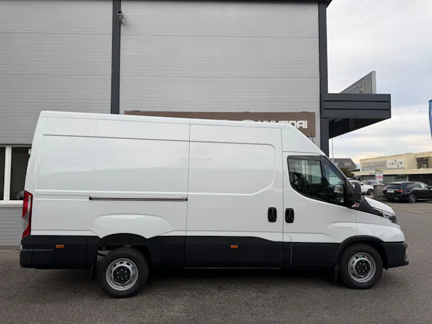 IVECO 35 S 16B A8 V 3520L