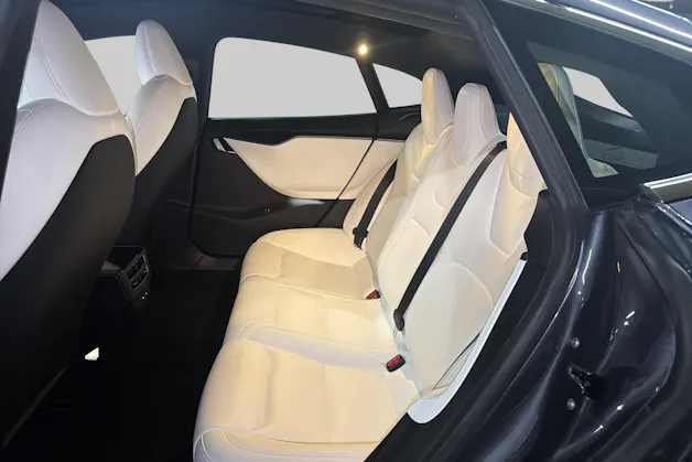 Tesla Model S Long Range plus