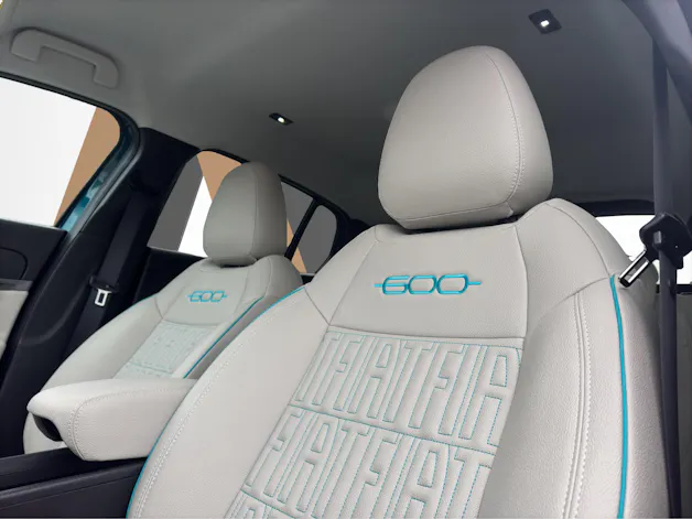 FIAT 600 1.2 Hybrid La Prima