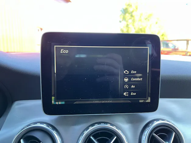 MERCEDES-BENZ GLA 220 d AMG Line 4Matic