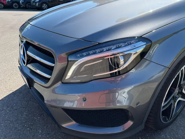 MERCEDES-BENZ GLA 220 d AMG Line 4Matic