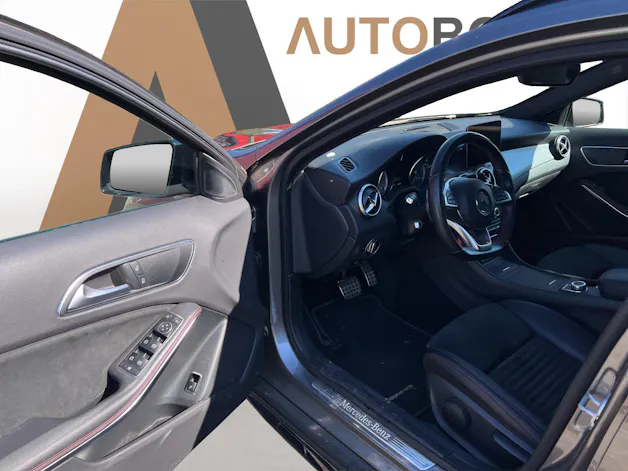 MERCEDES-BENZ GLA 220 d AMG Line 4Matic