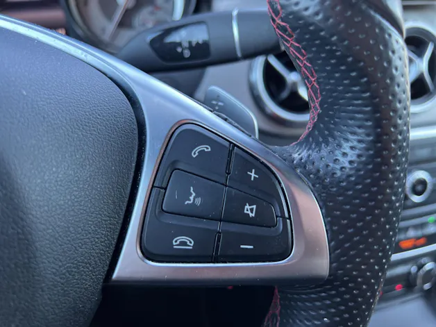 MERCEDES-BENZ GLA 220 d AMG Line 4Matic