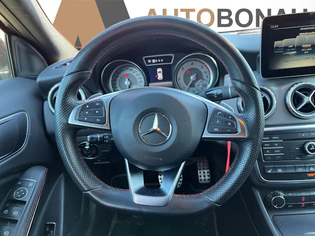 MERCEDES-BENZ GLA 220 d AMG Line 4Matic