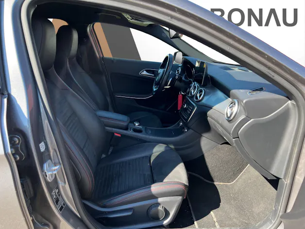 MERCEDES-BENZ GLA 220 d AMG Line 4Matic