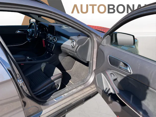 MERCEDES-BENZ GLA 220 d AMG Line 4Matic