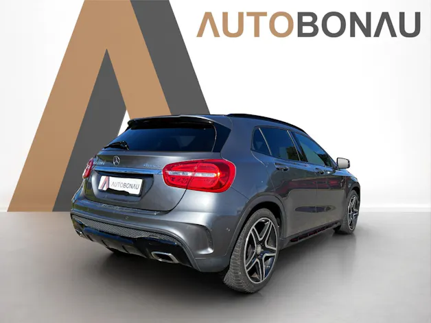 MERCEDES-BENZ GLA 220 d AMG Line 4Matic