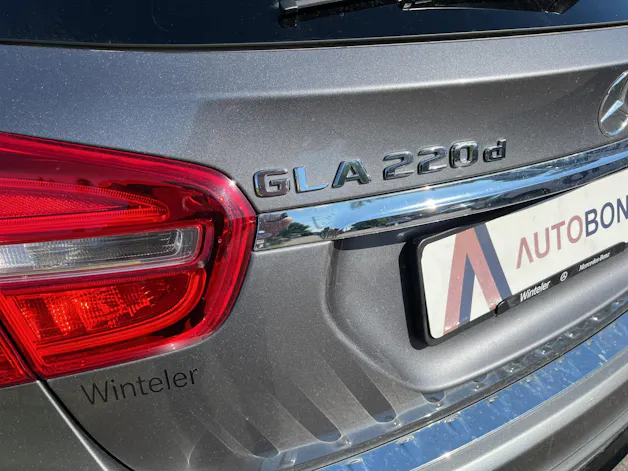 MERCEDES-BENZ GLA 220 d AMG Line 4Matic