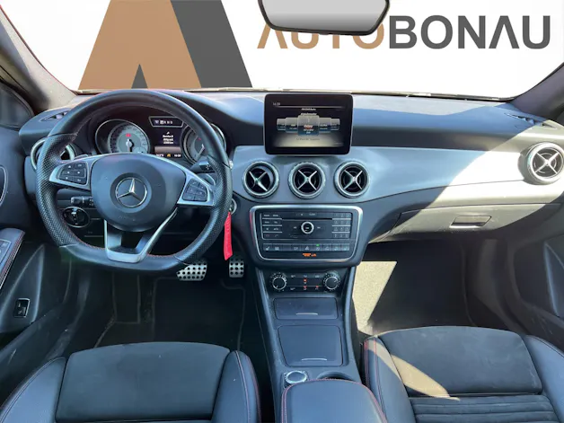 MERCEDES-BENZ GLA 220 d AMG Line 4Matic