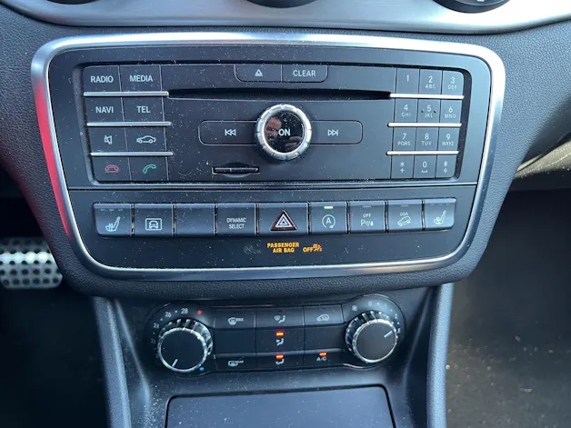 MERCEDES-BENZ GLA 220 d AMG Line 4Matic