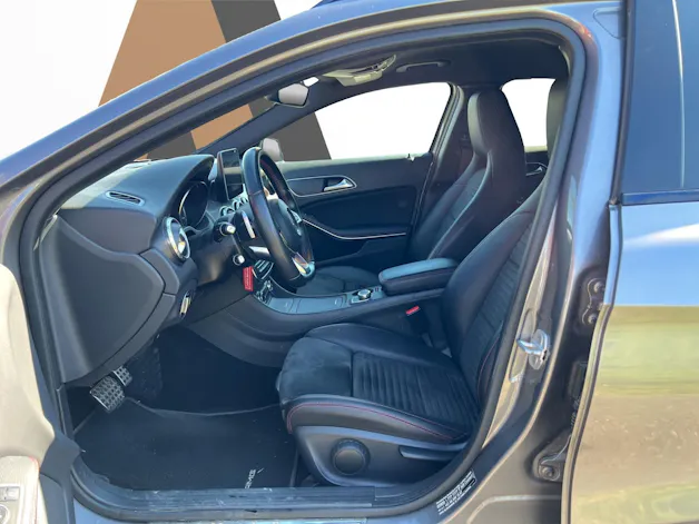 MERCEDES-BENZ GLA 220 d AMG Line 4Matic