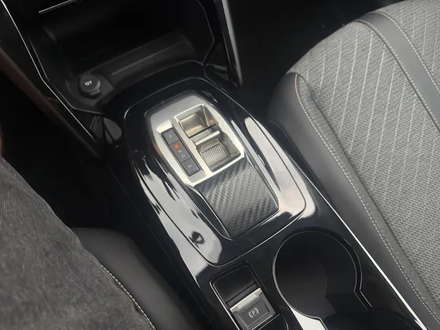 PEUGEOT 208 1.2 Hybrid Allure