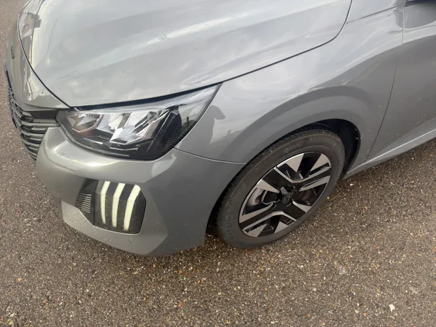 PEUGEOT 208 1.2 Hybrid Allure