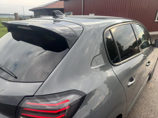PEUGEOT 208 1.2 Hybrid Allure