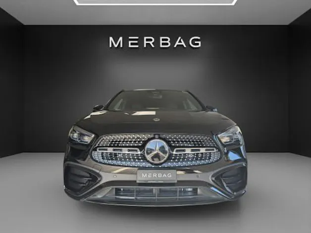 MERCEDES-BENZ GLA 200 Night Star 7G-D