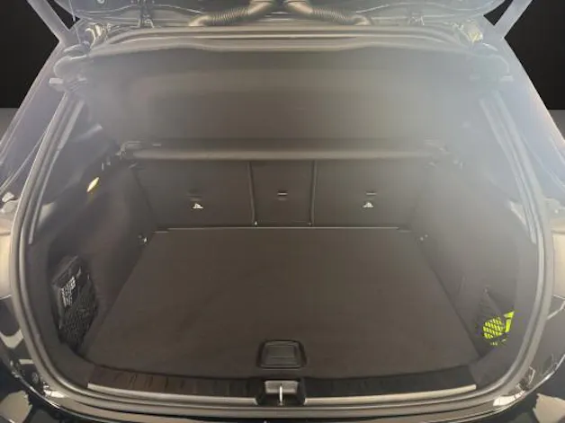 MERCEDES-BENZ GLA 200 Night Star 7G-D