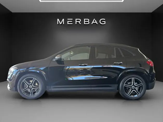 MERCEDES-BENZ GLA 200 Night Star 7G-D