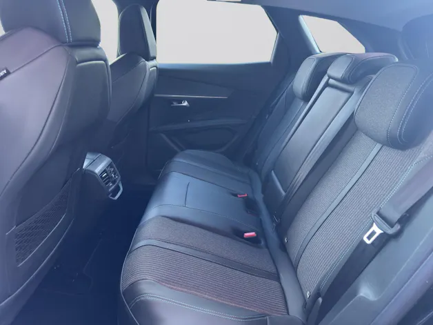 PEUGEOT 3008 225e Hybrid2 Allure