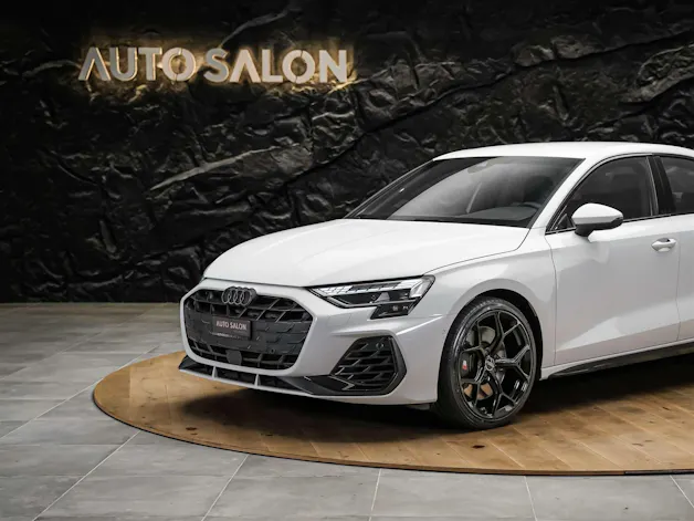 AUDI S3 Limousine TFSI quattro S-tronic *Facelift*19" Felgen*Leder*Sitzheizung*