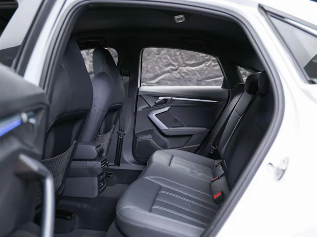 AUDI S3 Limousine TFSI quattro S-tronic *Facelift*19" Felgen*Leder*Sitzheizung*