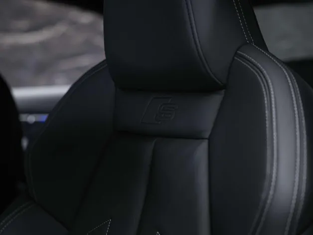 AUDI S3 Limousine TFSI quattro S-tronic *Facelift*19" Felgen*Leder*Sitzheizung*