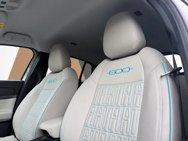 FIAT 600 1.2 Hybrid La Prima