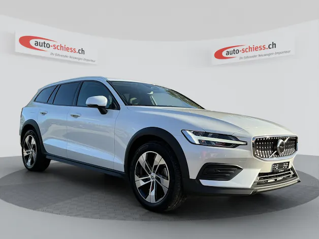VOLVO V60 Cross Country Plus Dark AWD