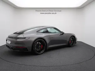 PORSCHE 911 Carrera 4 GTS