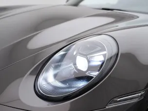 PORSCHE 911 Carrera 4 GTS