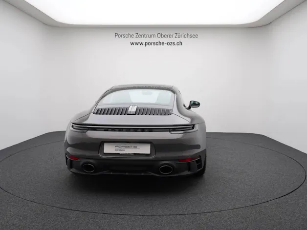 PORSCHE 911 Carrera 4 GTS