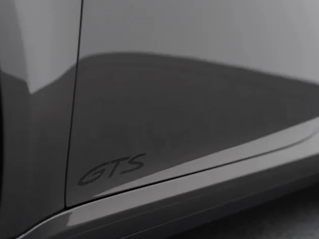 PORSCHE 911 Carrera 4 GTS