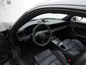 PORSCHE 911 Carrera 4 GTS