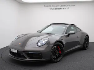 PORSCHE 911 Carrera 4 GTS